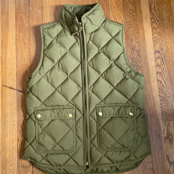 J. Crew | Jackets & Coats | J Crew Quilted Excursion Vest Green Small ...